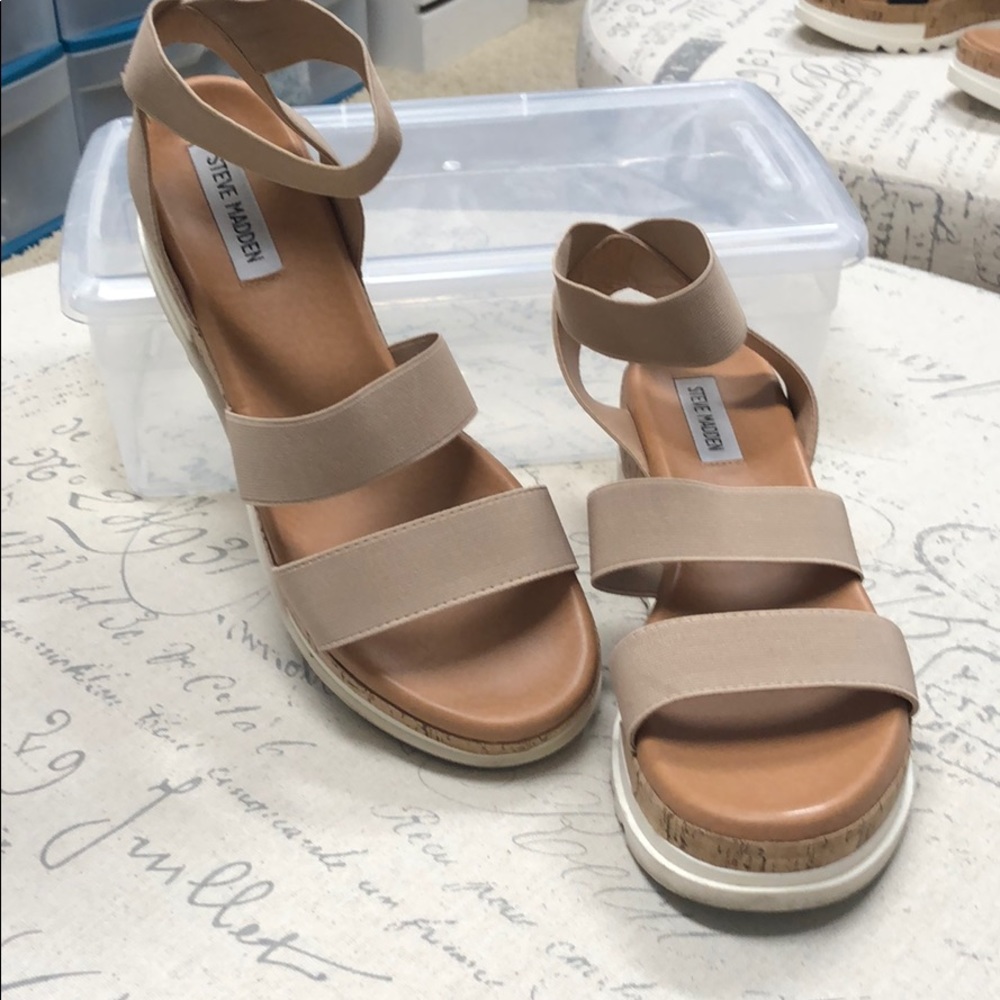 Steve Madden platform sandals